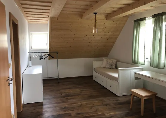 Roubenka Archa Nyaraló